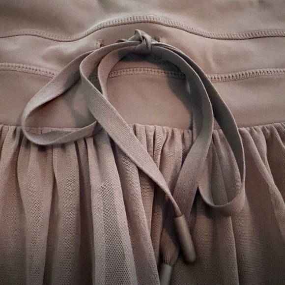 POPFLEX Women's Layered Ruffle Skort - Mauve Brown “peppercorn” - Picture 3 of 6